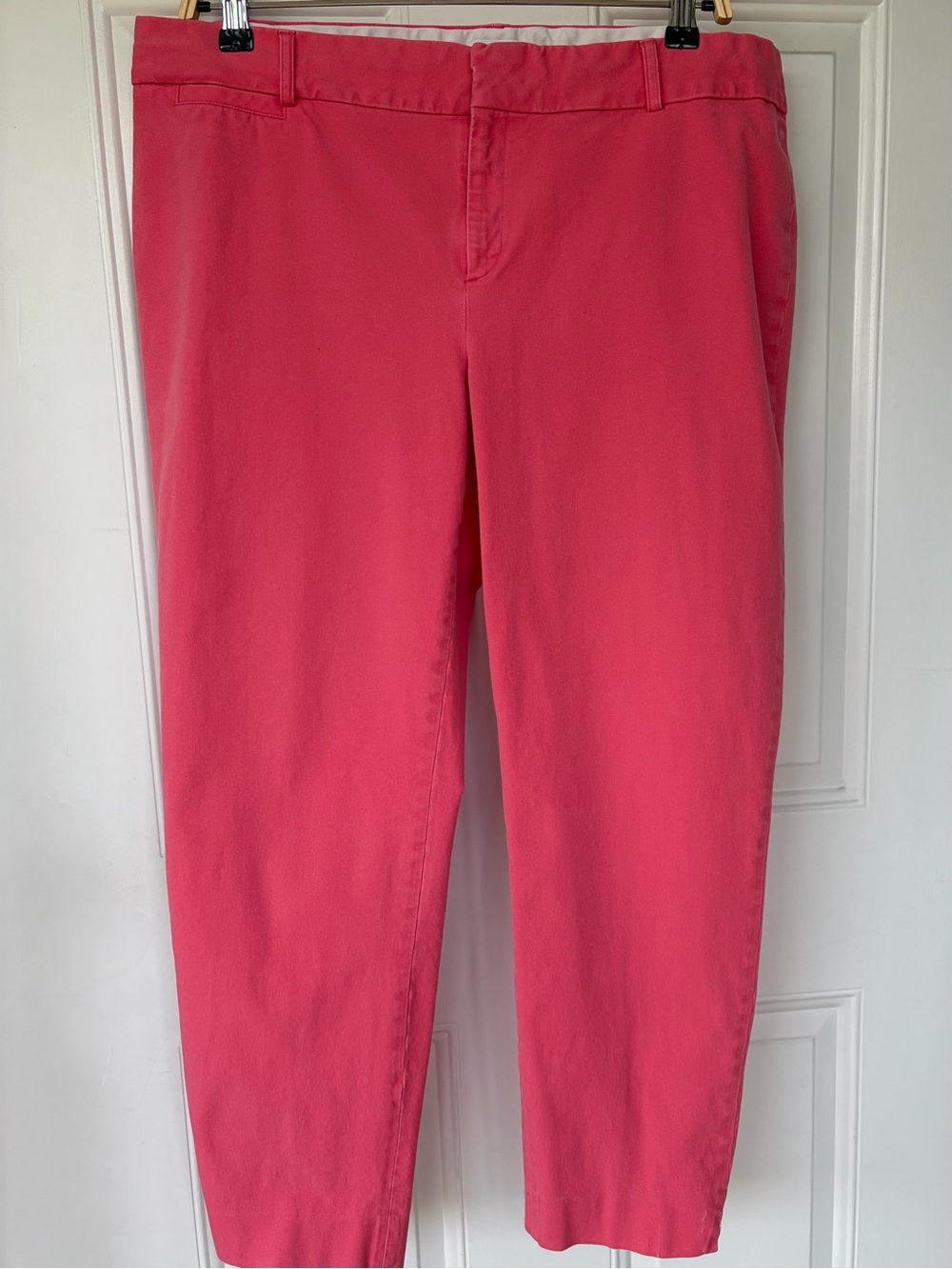 •Crown & Ivy• Salmon Twill Cropped Pants - Size 16